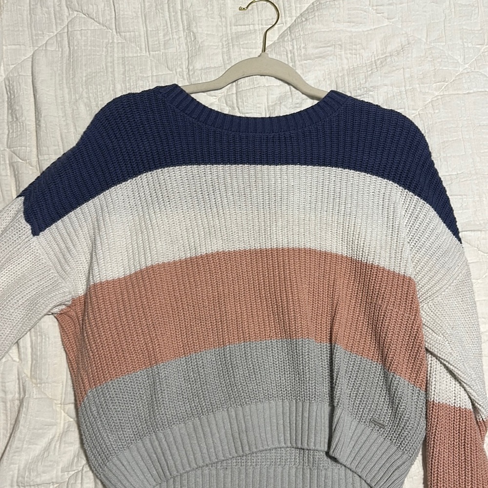 Women’s Hollister sweater
